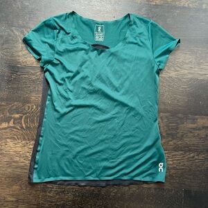 On running performance t-shirt XS